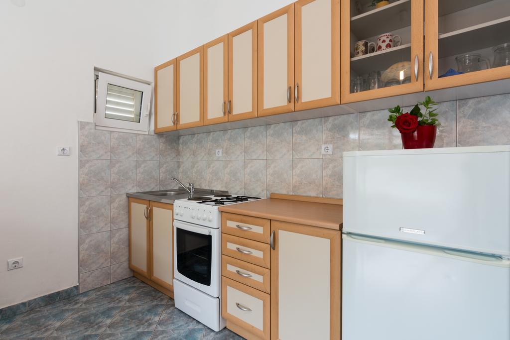 Apartments Mirko Vinisce Bilik gambar