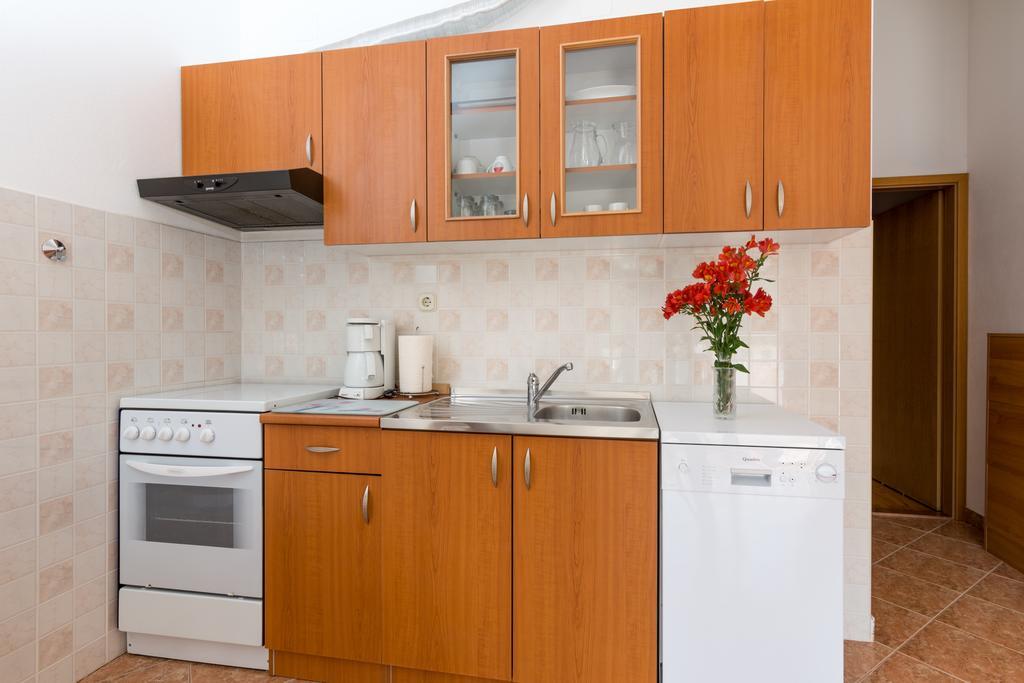 Apartments Mirko Vinisce Bilik gambar